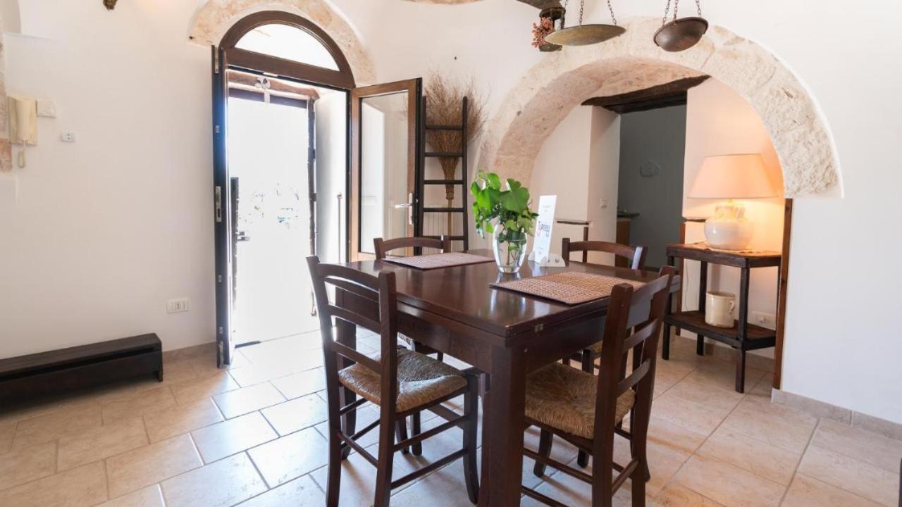 Trulli Domus Petra Βίλα Αλμπερομπέλο Εξωτερικό φωτογραφία
